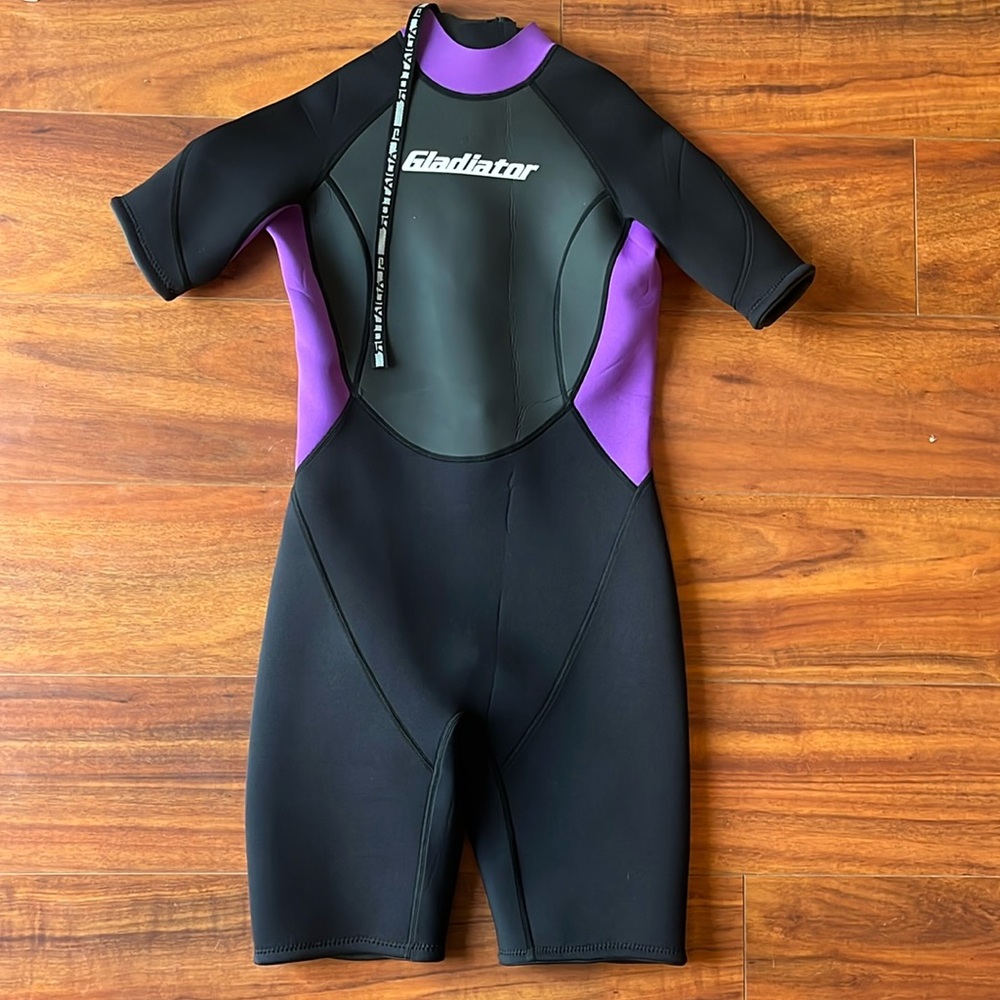 Women’s Gladiator Size 12 wetsuit